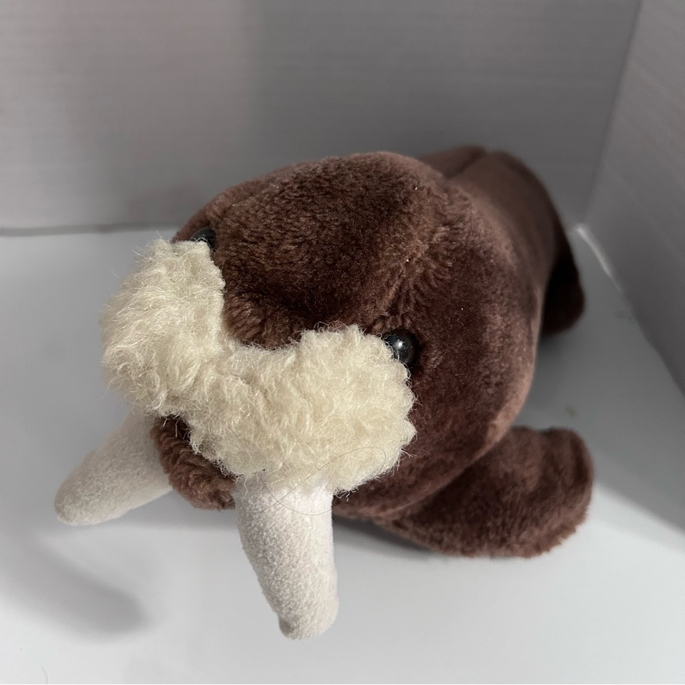Sea World VINTAGE 1988 BROWN WALRUS 10" Plush STUFFED ANIMAL Toy